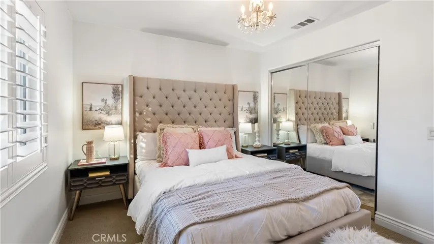 24030 Via Vizcaya, Valencia, California 91354