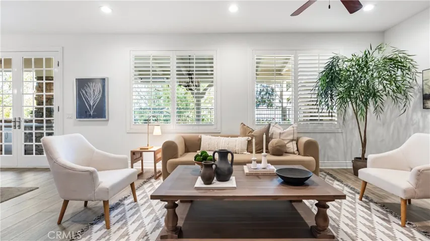 24030 Via Vizcaya, Valencia, California 91354