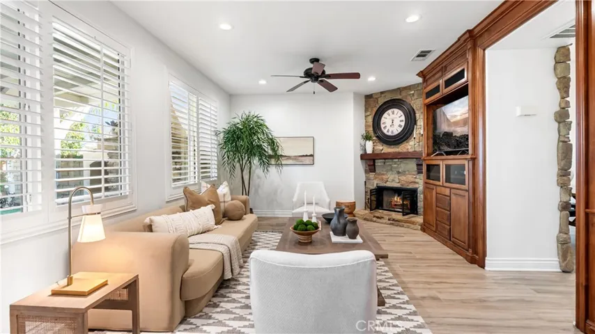 24030 Via Vizcaya, Valencia, California 91354