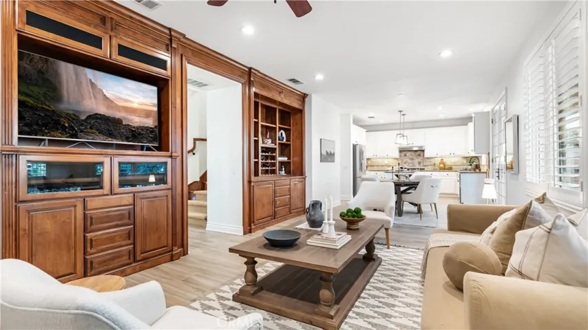 24030 Via Vizcaya, Valencia, California 91354