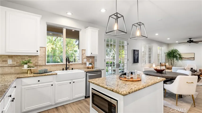 24030 Via Vizcaya, Valencia, California 91354