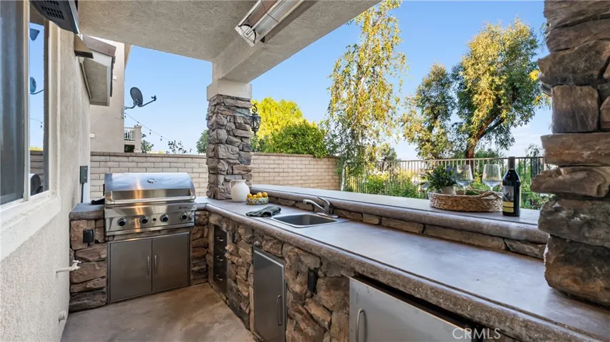 24030 Via Vizcaya, Valencia, California 91354