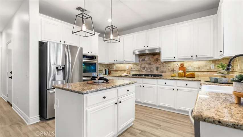 24030 Via Vizcaya, Valencia, California 91354