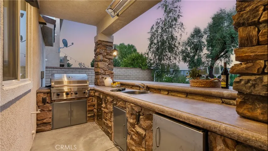 24030 Via Vizcaya, Valencia, California 91354
