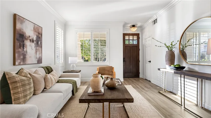 24030 Via Vizcaya, Valencia, California 91354