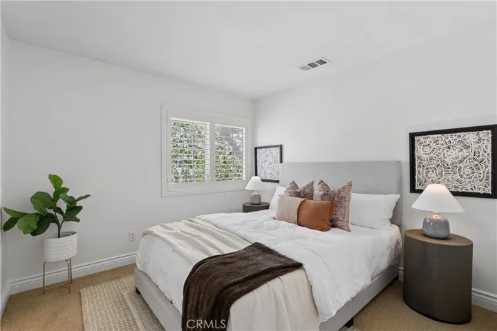 24030 Via Vizcaya, Valencia, California 91354