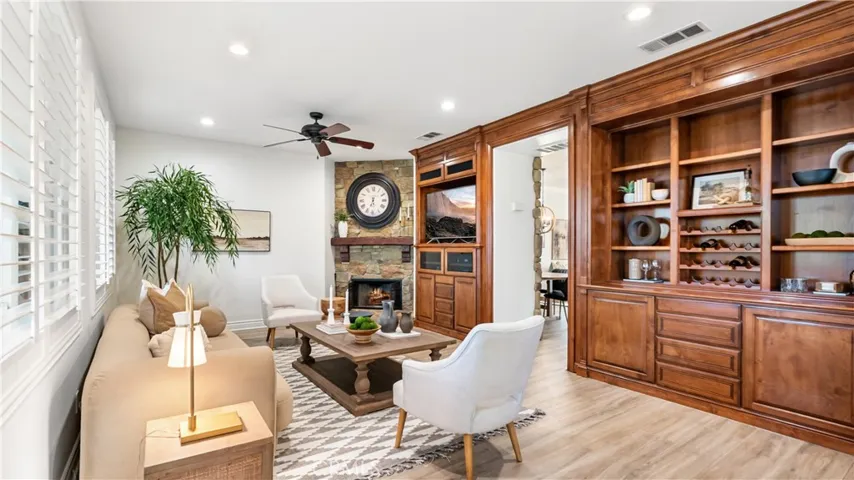 24030 Via Vizcaya, Valencia, California 91354