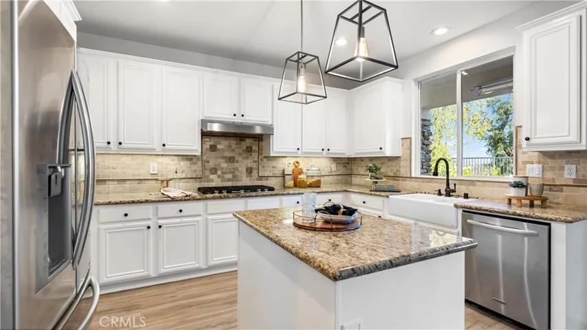 24030 Via Vizcaya, Valencia, California 91354