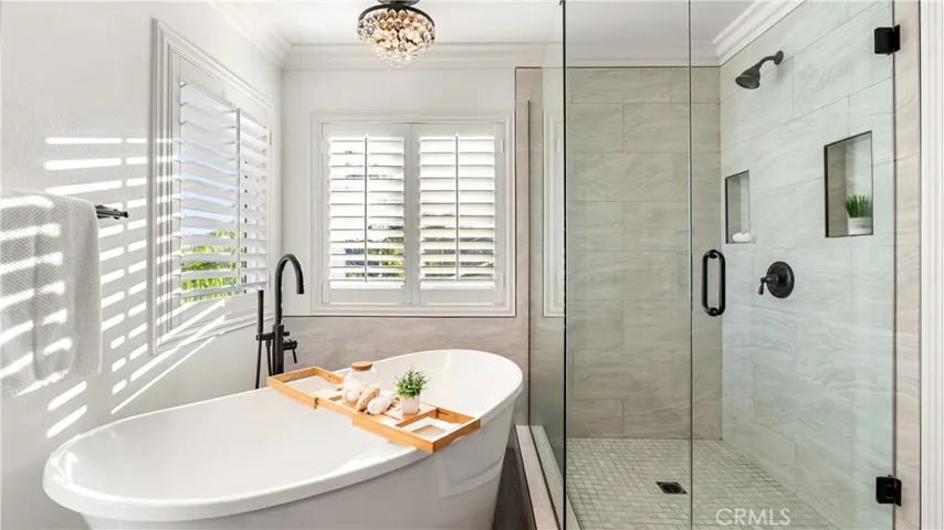 24030 Via Vizcaya, Valencia, California 91354