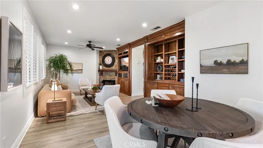24030 Via Vizcaya, Valencia, California 91354