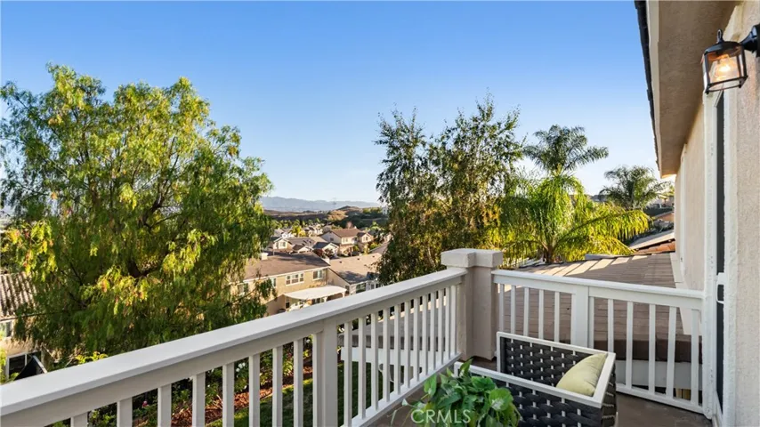 24030 Via Vizcaya, Valencia, California 91354
