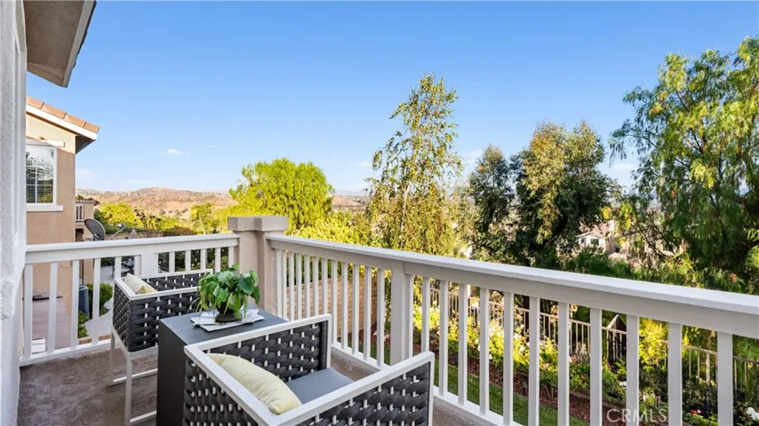 24030 Via Vizcaya, Valencia, California 91354