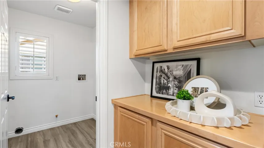 24030 Via Vizcaya, Valencia, California 91354