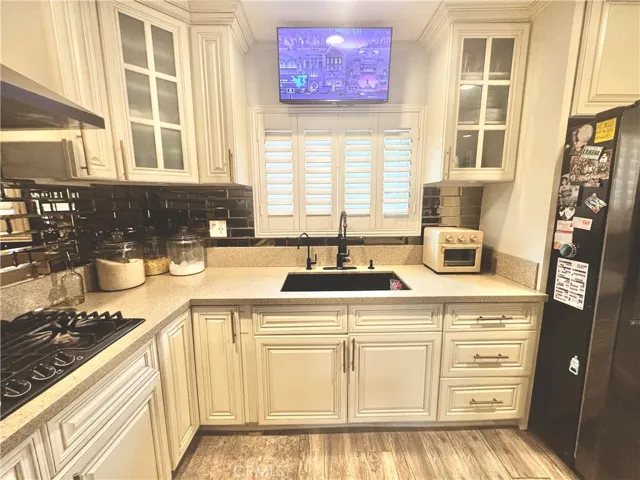 16713 Sunburst Street, North Hills, California 91343