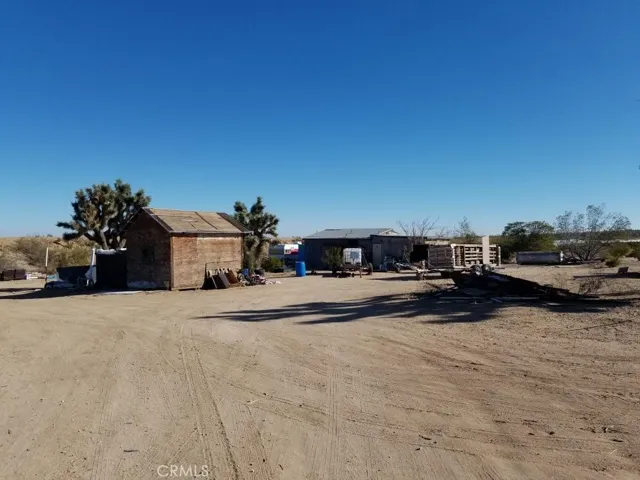 18501 Fort Tejon Road, Llano, California 93544