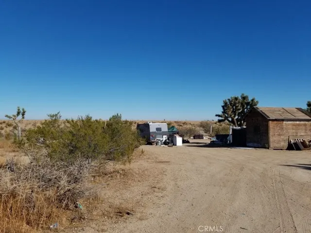 18501 Fort Tejon Road, Llano, California 93544