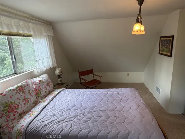 UPSTAIRS BEDROOM