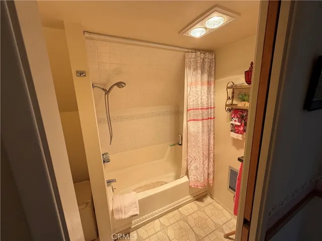 UPSTAIRS BATH