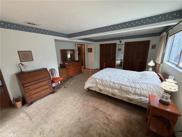 MAIN FLOOR HUGE BEDROOM