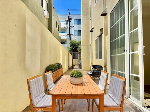 1861 Veteran Avenue 101, Westwood Century City, California 90025