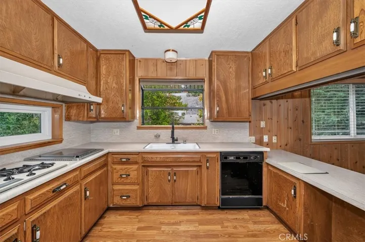 556 Pioneer, Lake Arrowhead, California 92352