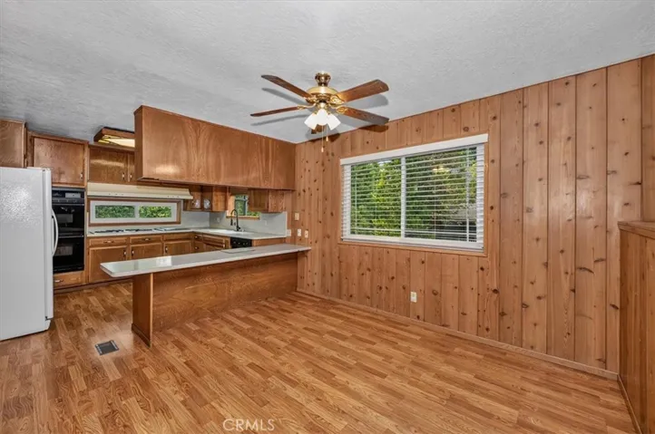556 Pioneer, Lake Arrowhead, California 92352