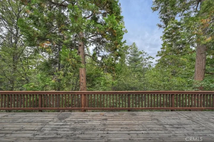 556 Pioneer, Lake Arrowhead, California 92352