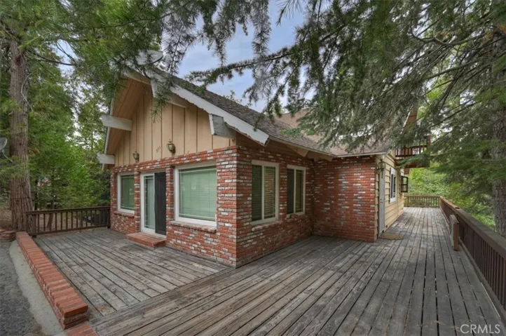 556 Pioneer, Lake Arrowhead, California 92352