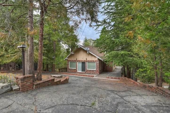 556 Pioneer, Lake Arrowhead, California 92352