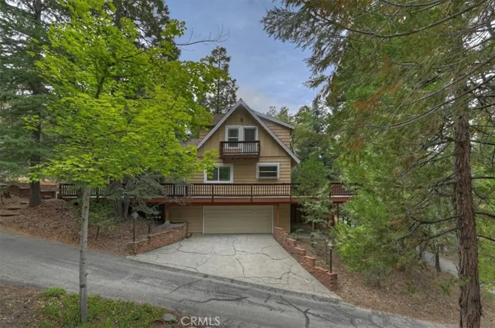 556 Pioneer, Lake Arrowhead, California 92352