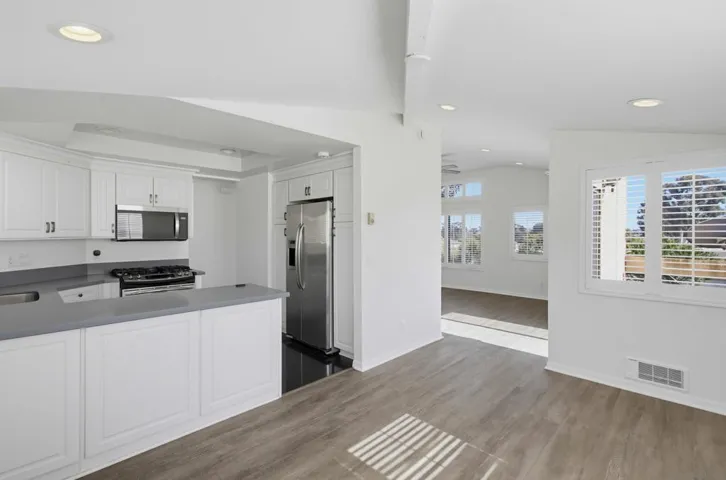7904 Caminito Dia 4, San Diego, California 92122