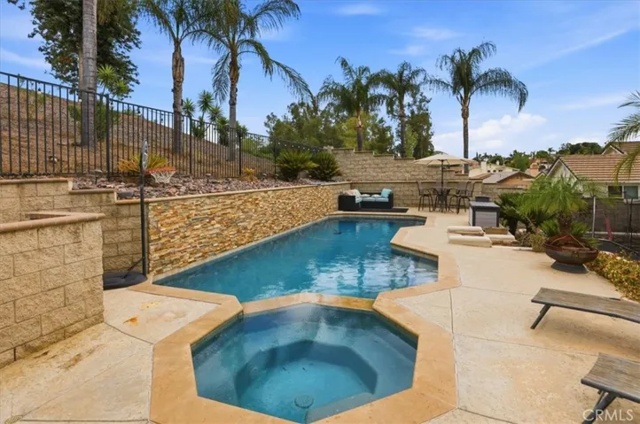 23447 Continental, Canyon Lake, California 92587