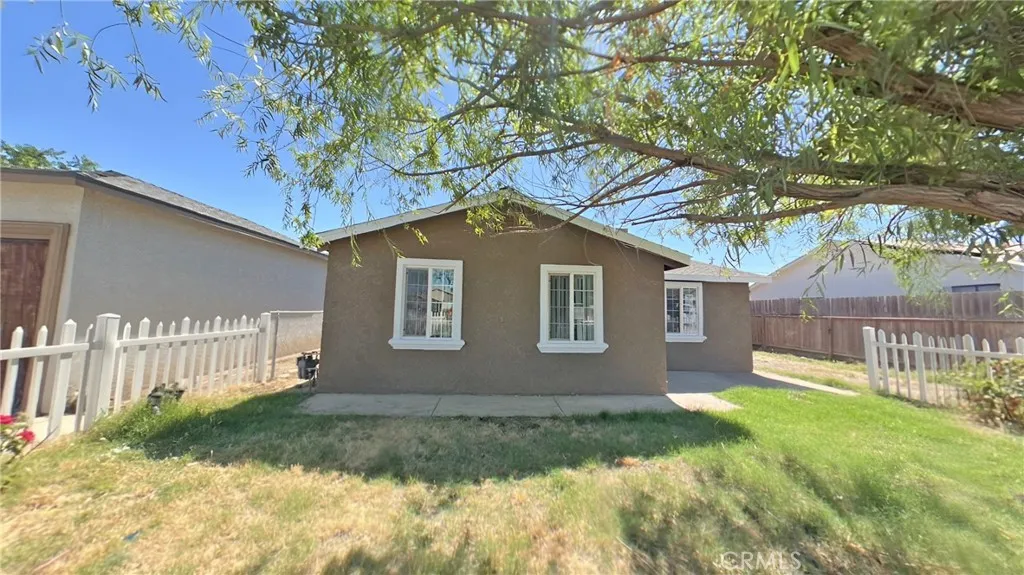 2868 Beachwood