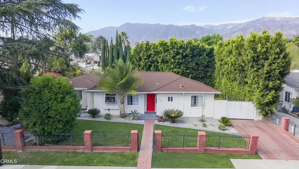 605 Ventura St.