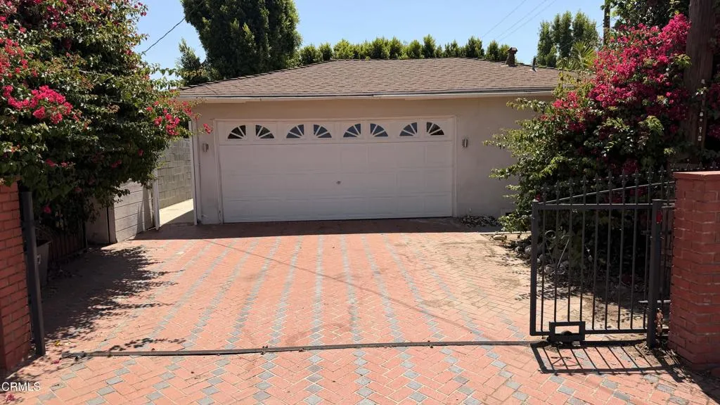 2-Car Garage