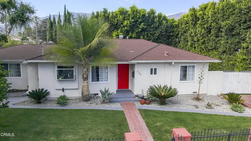 605 Ventura St. (3)