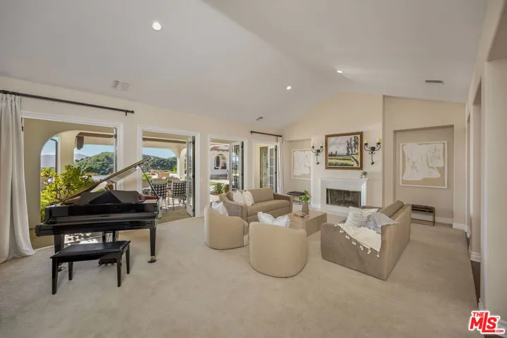 25420 Prado De Azul, Calabasas, California 91302