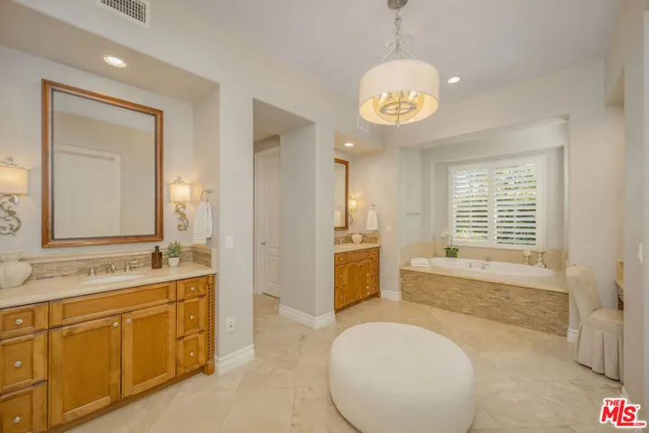 25420 Prado De Azul, Calabasas, California 91302
