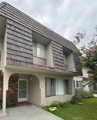 4042 Larwin, Cypress, California 90630