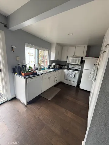 4042 Larwin, Cypress, California 90630