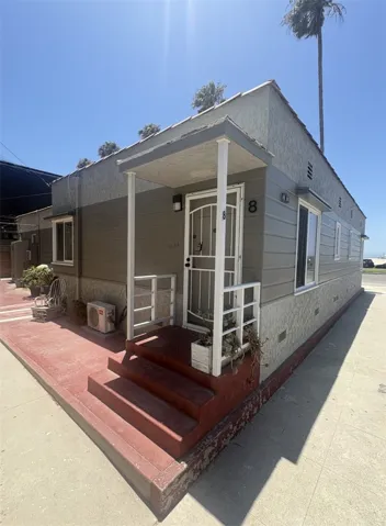 8 Santa Ana 8, Long Beach, California 90803