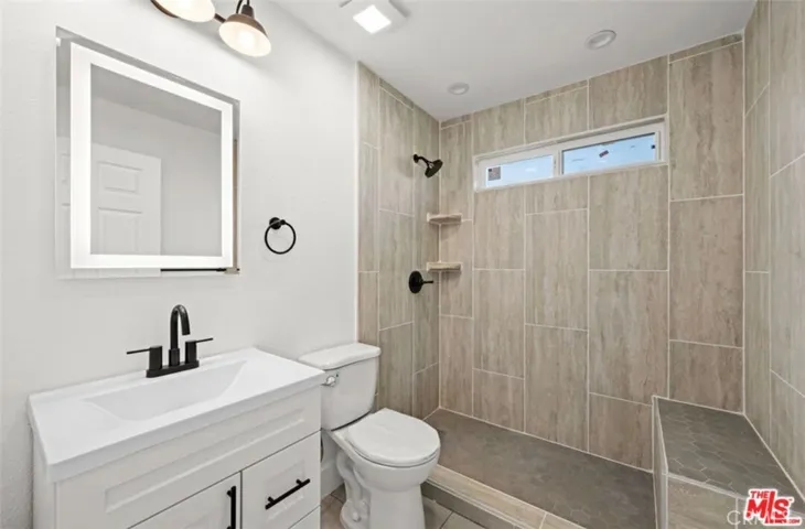 6257 Lindley, Reseda, California 91335