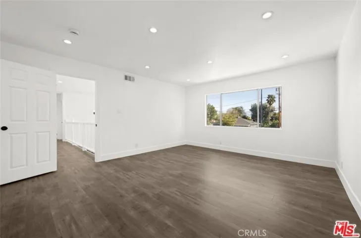 6257 Lindley, Reseda, California 91335