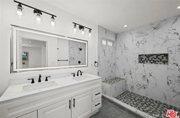 6257 Lindley, Reseda, California 91335