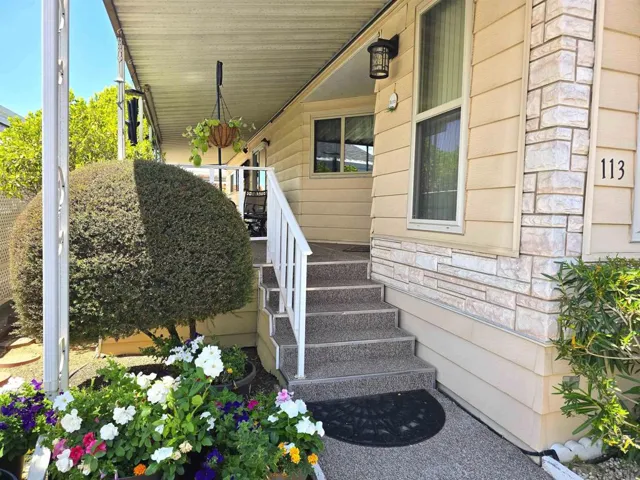 1212 H Street 113, Ramona, California 92065