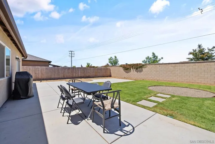 1976 W Ambassador Way, Hanford, California 93230