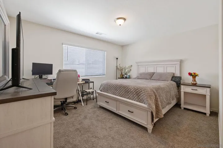 1976 W Ambassador Way, Hanford, California 93230