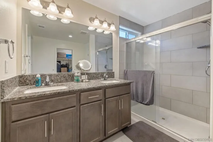 1976 W Ambassador Way, Hanford, California 93230