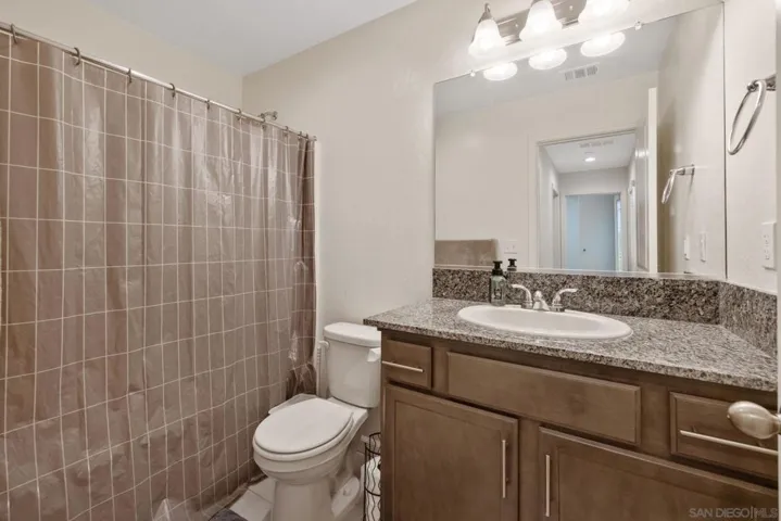 1976 W Ambassador Way, Hanford, California 93230