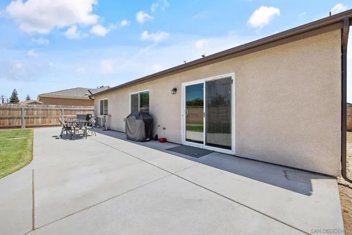 1976 W Ambassador Way, Hanford, California 93230